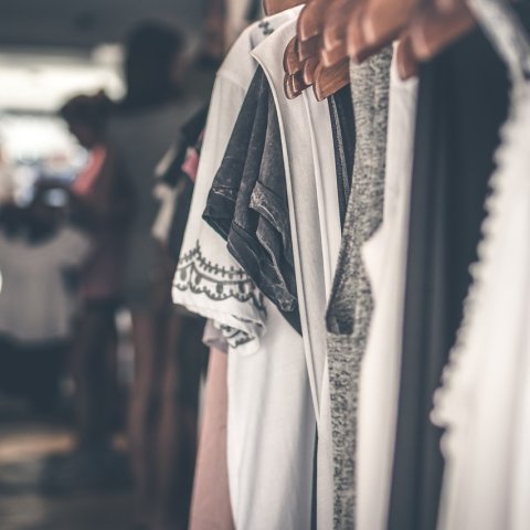 Zdjęcie: Slow fashion w Polsce: jak kupować ubrania z mniejszym śladem