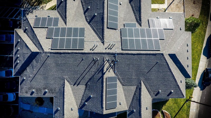 Zdjęcie: Fotowoltaika dla wspólnoty i spółdzielni: zasady i rozliczenia
